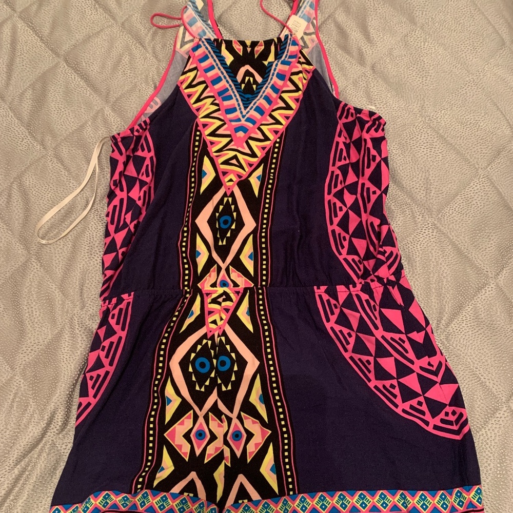 patterned romper! - Picture 2 of 3